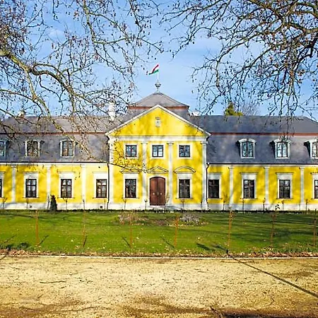 Forgach Kastely Hotel Mándok
