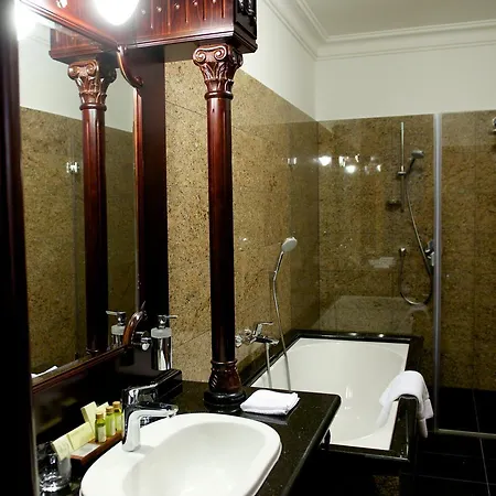 Hotel Forgách Kastély 3*