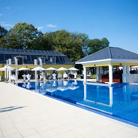 Hotel Forgách Kastély 3*