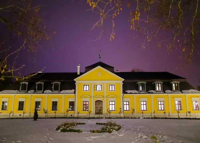 Forgach Kastely Mándok